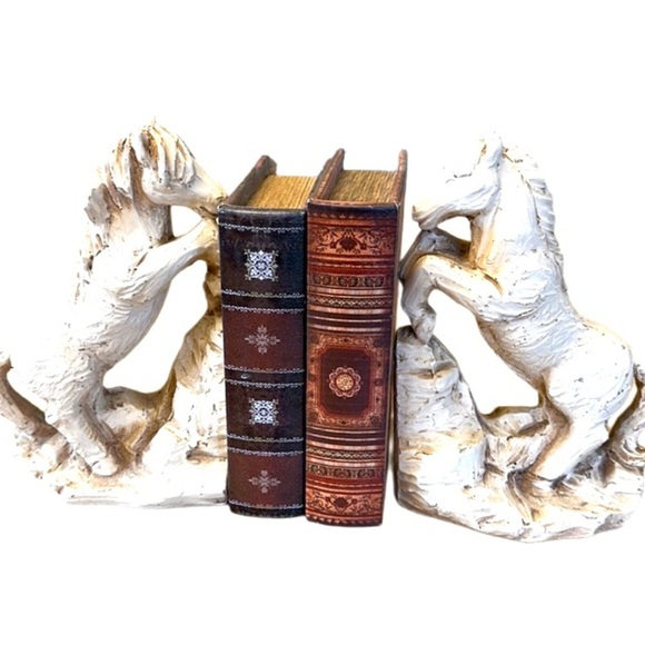 VINTAGE ⭐️HAND CARVED galloping horses book ends